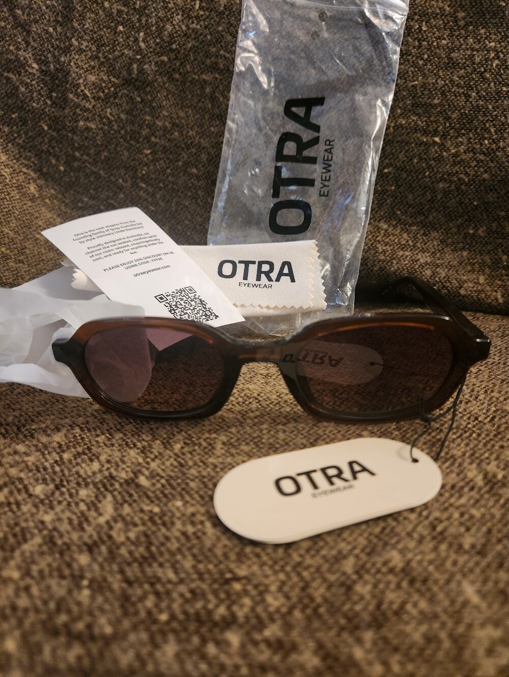 $65 retail Otra Abby Transparent Maple Sunnies